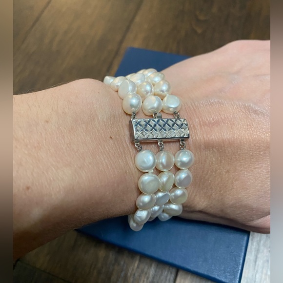 Triple-strand Baroque Freshwater cultured Pearls,matching Pearl Drop Earrings. - Picture 3 of 7